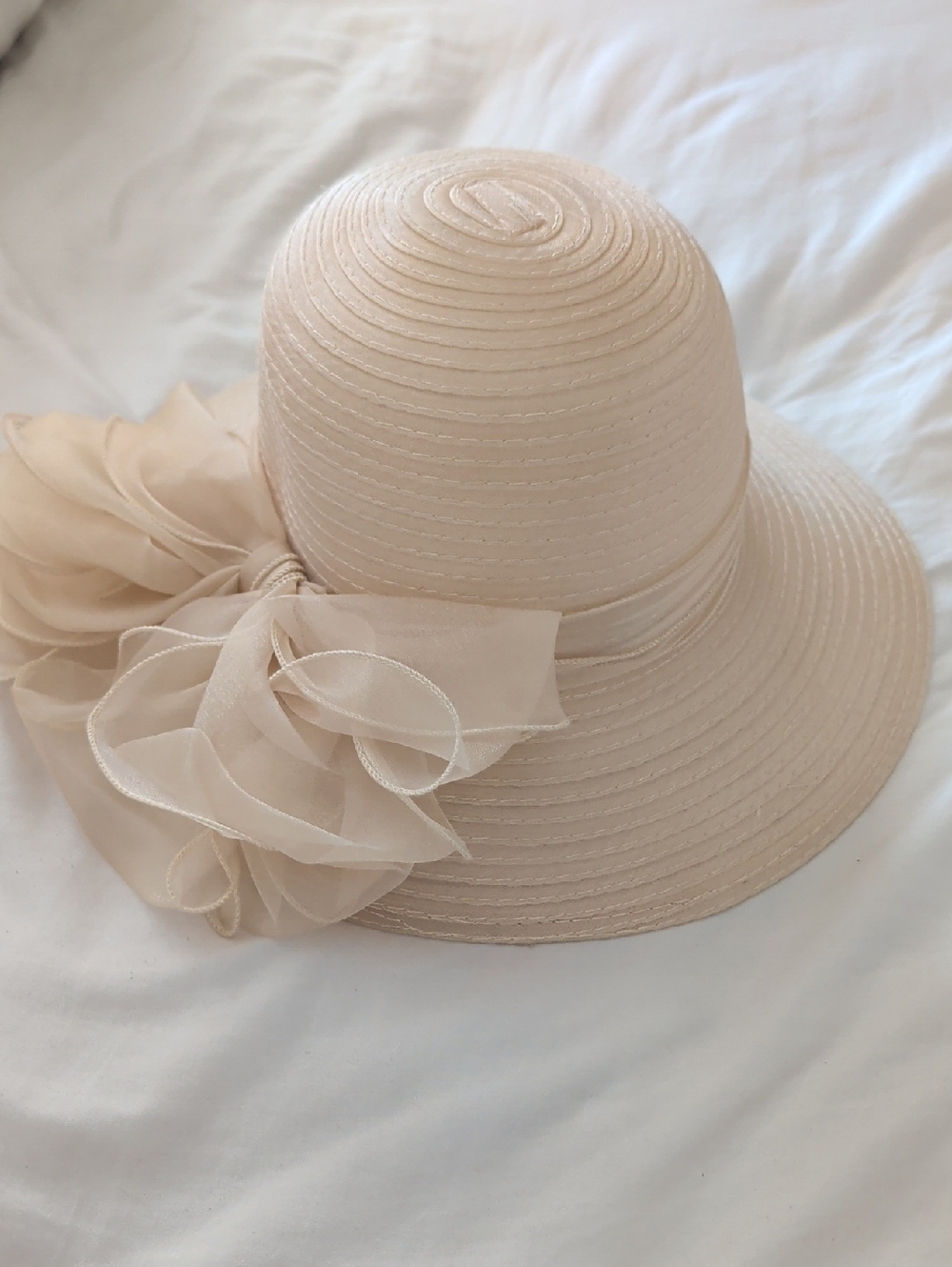 Elegant Women's Cream Sun Hat with Floral Bow